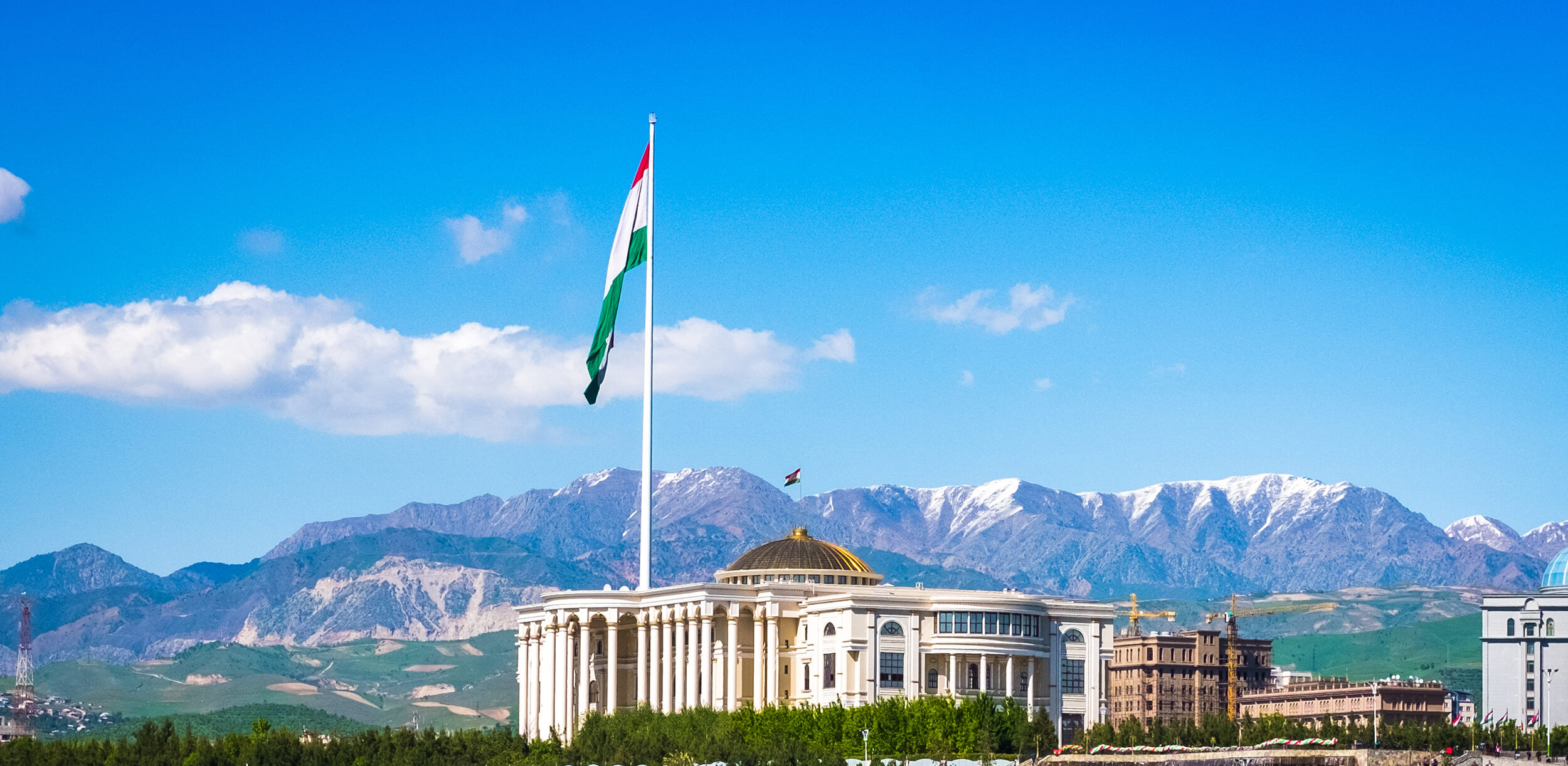 explore-iskanderkul-lake-and-piece-of-pamir